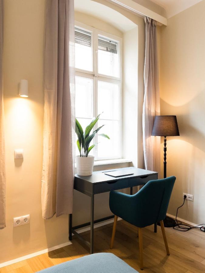 Central And Stylish Apartment Вена Экстерьер фото