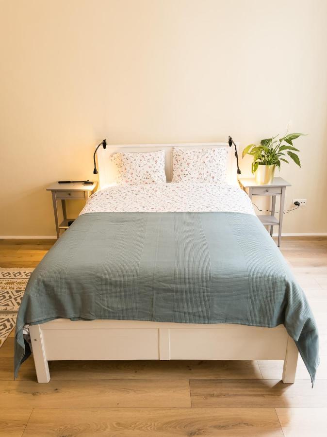 Central And Stylish Apartment Вена Экстерьер фото